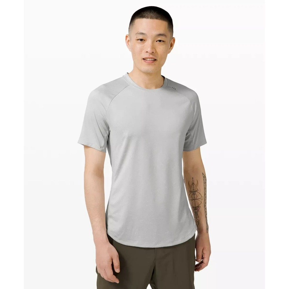 Lululemon Fresh Form T-Shirt Mens XL Lunar Rock Gray Short Sleeve Gym Athleisure